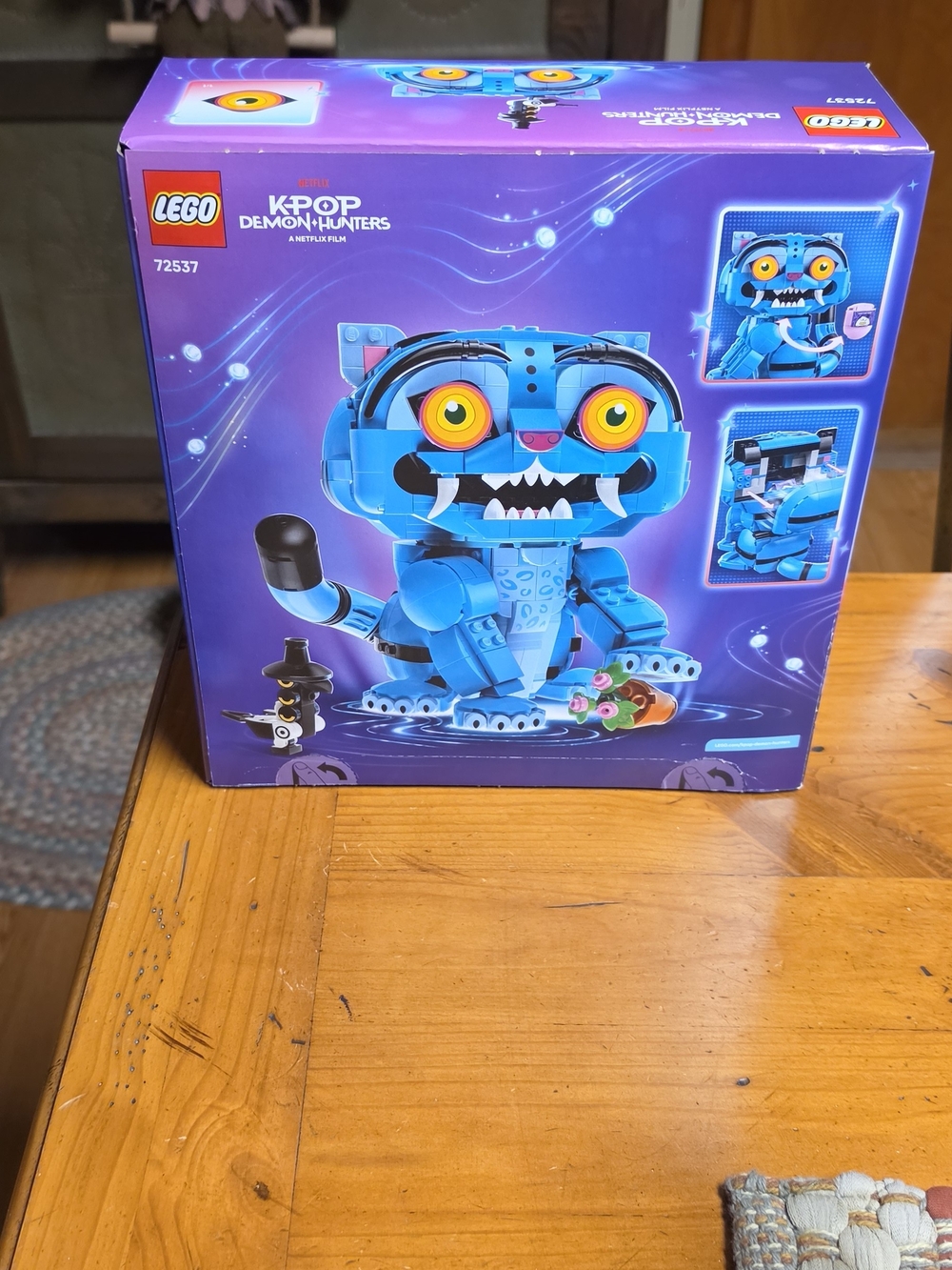 LEGO Blue Cat Demon Hunters Buildable Figure with Yellow Eye Accents